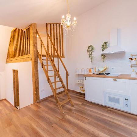 Fernweh Haus Brasov Hotel Buitenkant foto